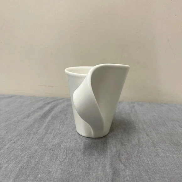 Villeroy Boch 1748 Luxembourg New Wave Mug Swirl Handle Cup White Porcelain 10oz - Picture 4 of 9